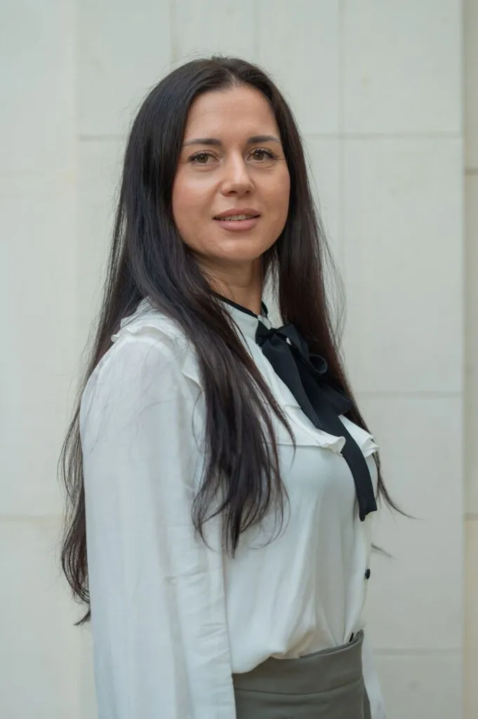 Nataly Yunashova — Агентка з нерухомості