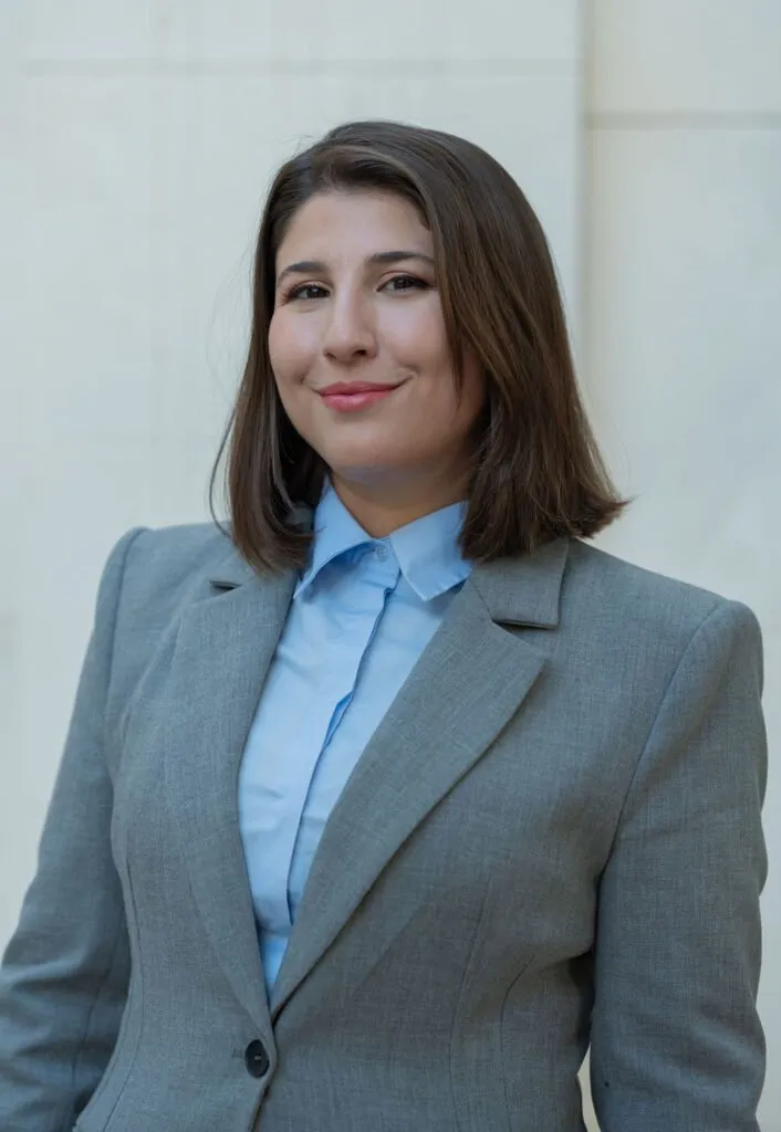Regina Carla Marinozzi — Агентка з нерухомості